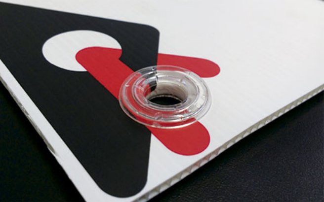 Nenápadná plastová očka